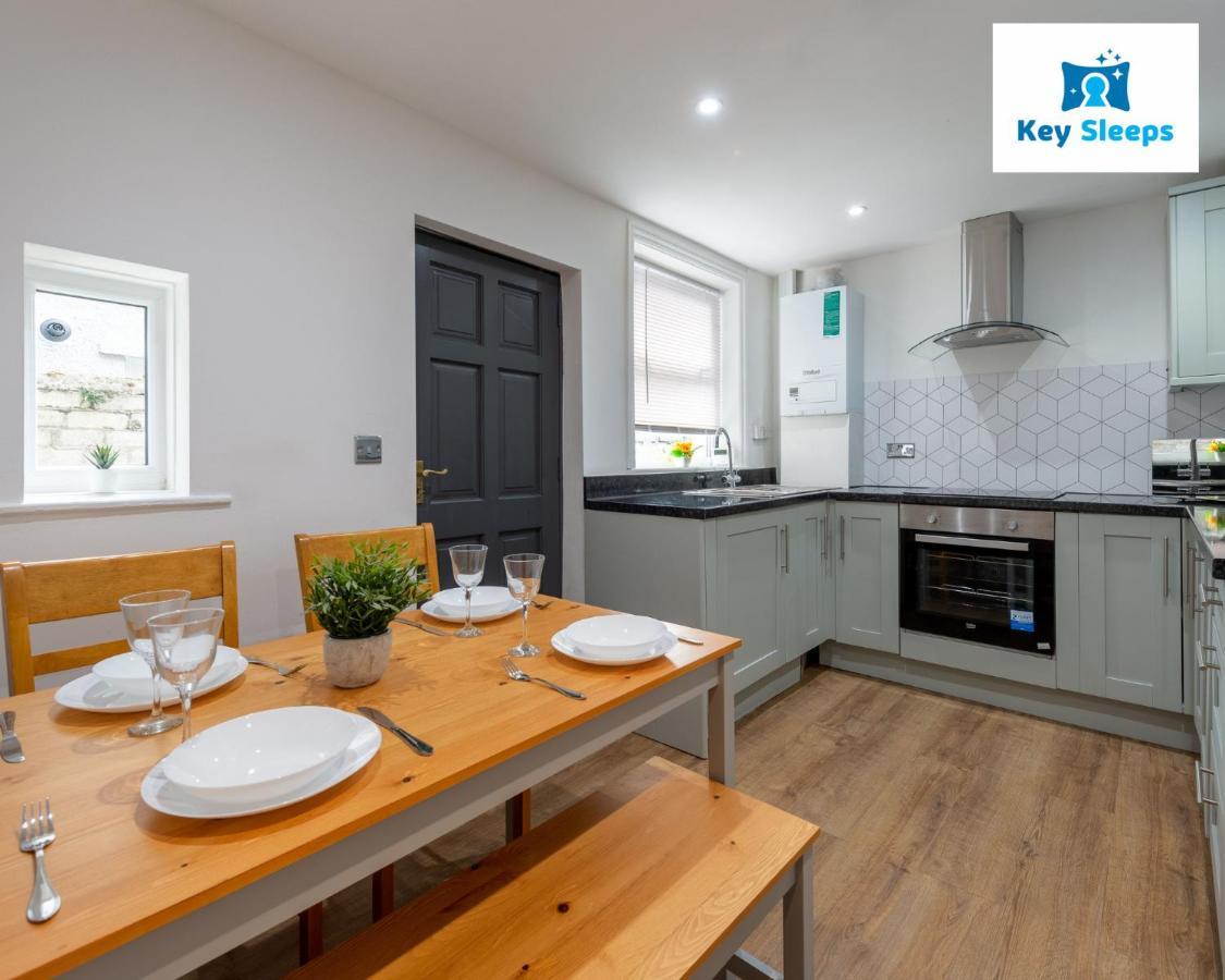Five Bedroom Spacious Modern House By Keysleeps Short Lets Workington Lake District Beach ภายนอก รูปภาพ