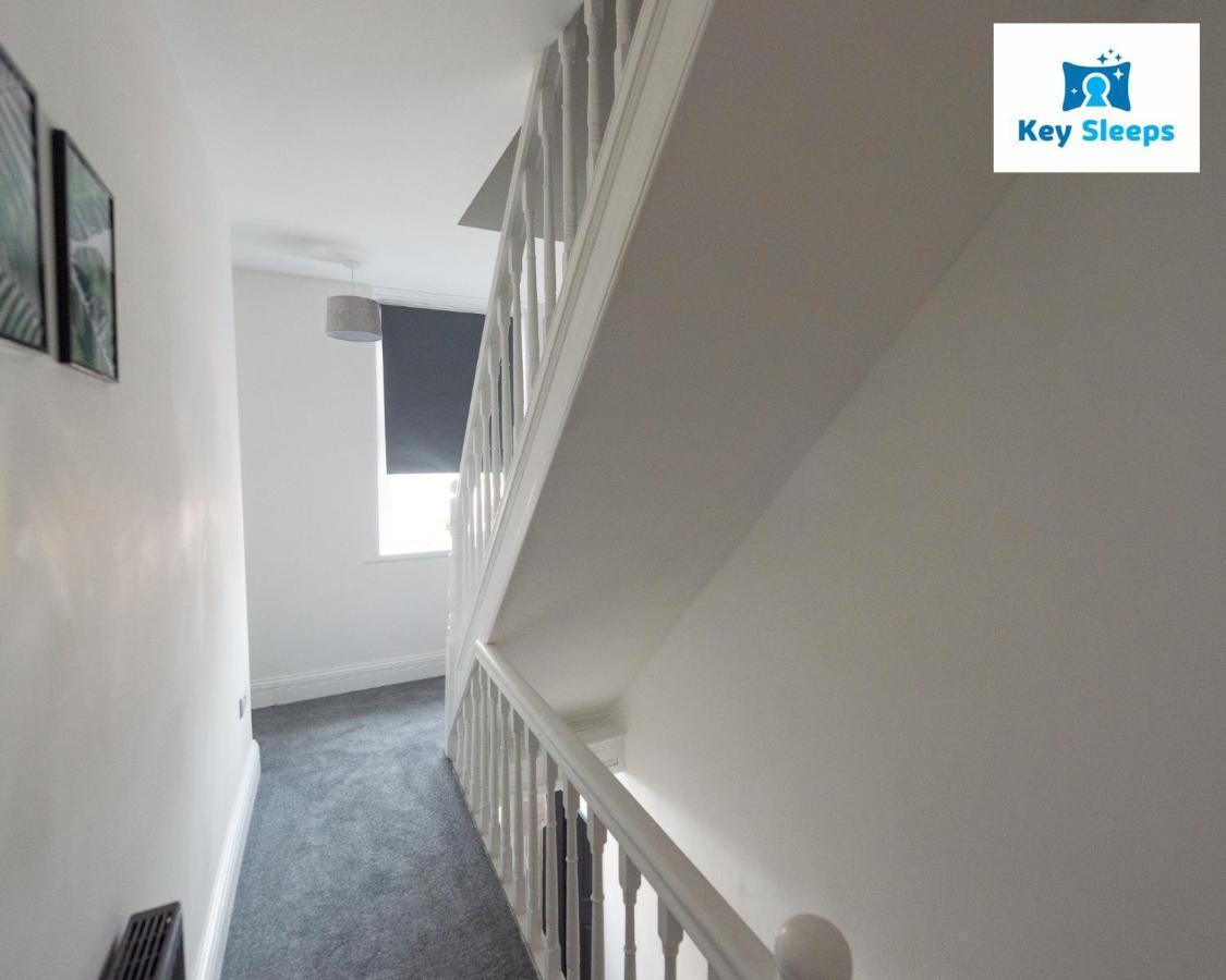 Five Bedroom Spacious Modern House By Keysleeps Short Lets Workington Lake District Beach ภายนอก รูปภาพ