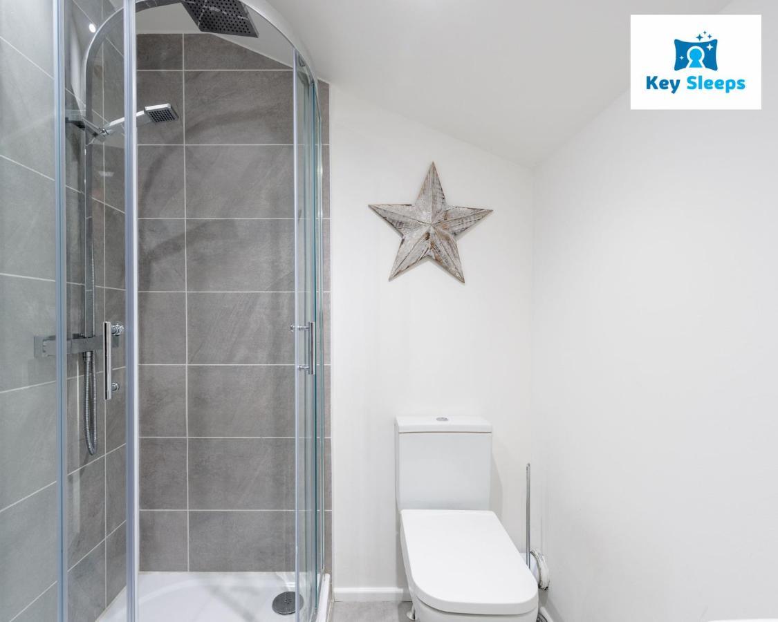 Five Bedroom Spacious Modern House By Keysleeps Short Lets Workington Lake District Beach ภายนอก รูปภาพ