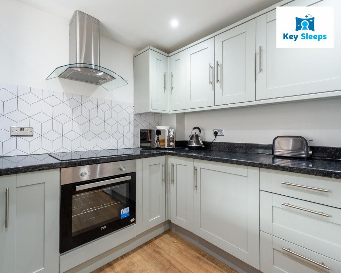 Five Bedroom Spacious Modern House By Keysleeps Short Lets Workington Lake District Beach ภายนอก รูปภาพ