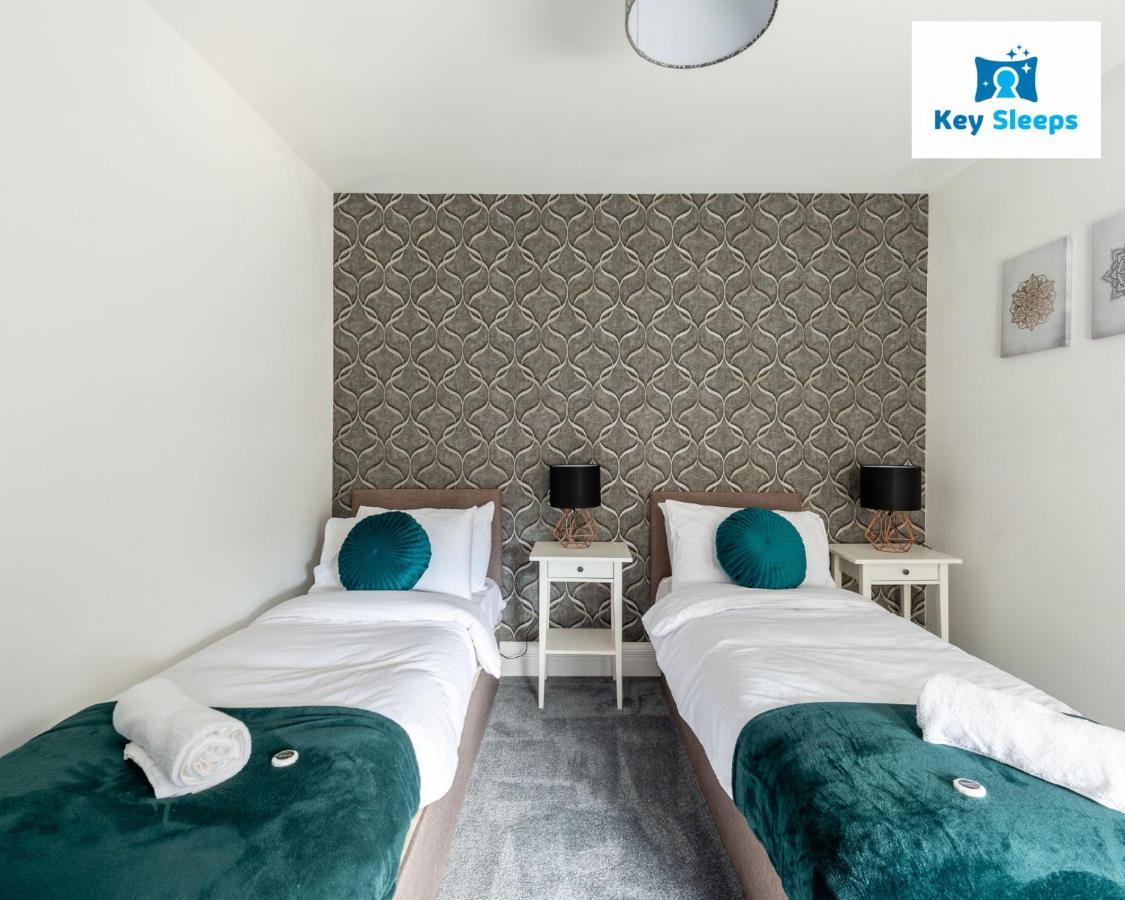Five Bedroom Spacious Modern House By Keysleeps Short Lets Workington Lake District Beach ภายนอก รูปภาพ